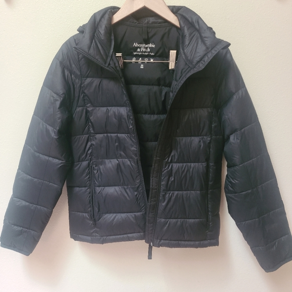 Abercrombie & Fitch Women's Black Puffer Jacket with Removable Hood Size XS